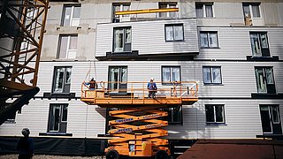 „Energiesprong on tour in Merseburg“ am 17.10.2024, serielles Sanieren live auf der Baustelle