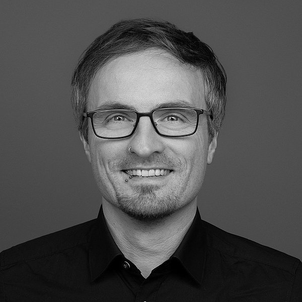 Bild von Dr. Marcus Rackel in schwarz weiß