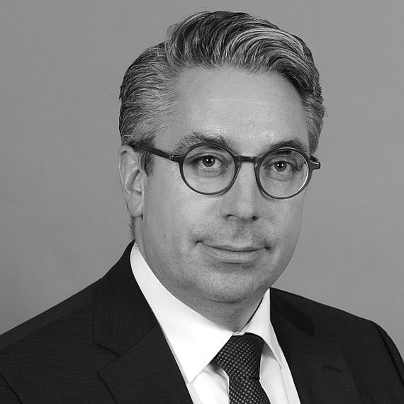 Bild von Stefan Rouenhoff in schwarz weiß