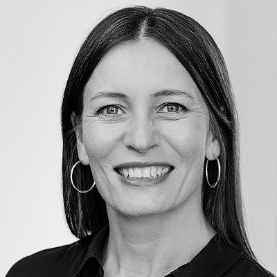 Foto von Katja Radeck in schwarz weiß