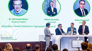 Podiumsdiskussion: "Marktintegration, Preissicherheit, Finanzierung – wie stärken wir mit Erneuerbaren die Wettbewerbsfähigkeit?"