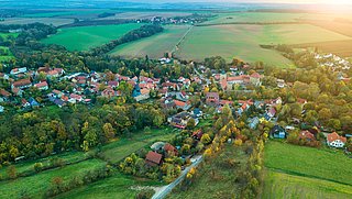 Thüringer Dorf in Herbstlandschaft
