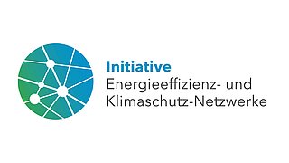 Logo der Initiative Energieeffizienz- und Klimaschutz-Netzwerke, zeigt ein Netzwerk aus Punkten und Linien in Blau- und Grüntönen.