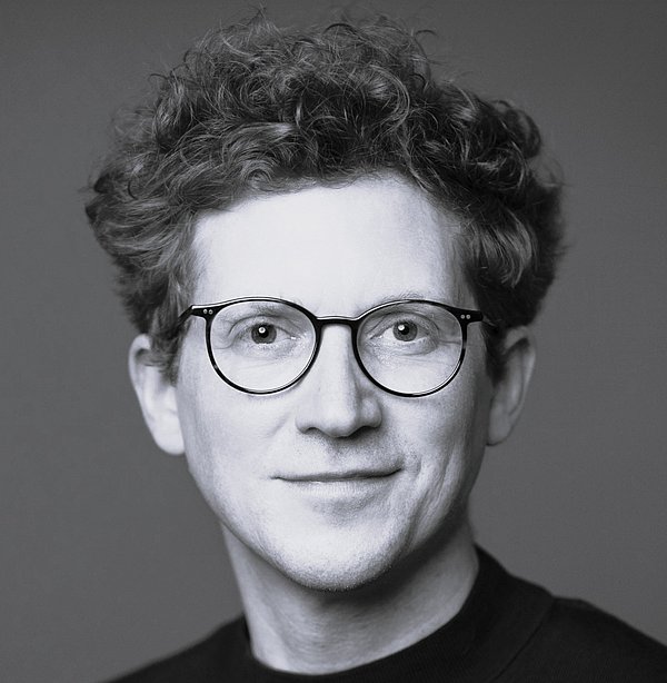 Portraitbild von Jakob Jegal