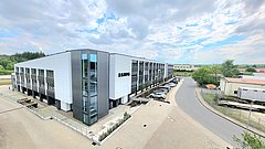 Ein im Jahr 2023 errichtetes KFW-40-Gewerbegebäude.