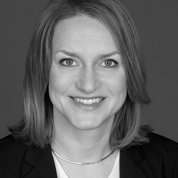 Bild von Frau Dr. Rita Ehrig in schwarz weiß