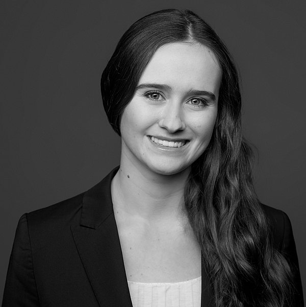 Foto von Annina Wendel in schwarz weiß