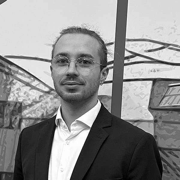 Foto von Moritz Öppling in schwarz weiß