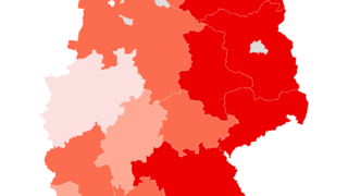 Karte von Deutschland mit farbiger Darstellung der kommunalen Eigentümerstruktur bei Gas-, Strom- und Wärmenetzen, von überwiegend lokal bis starke Bündelung, mit Legende und Buttons für Netzarten