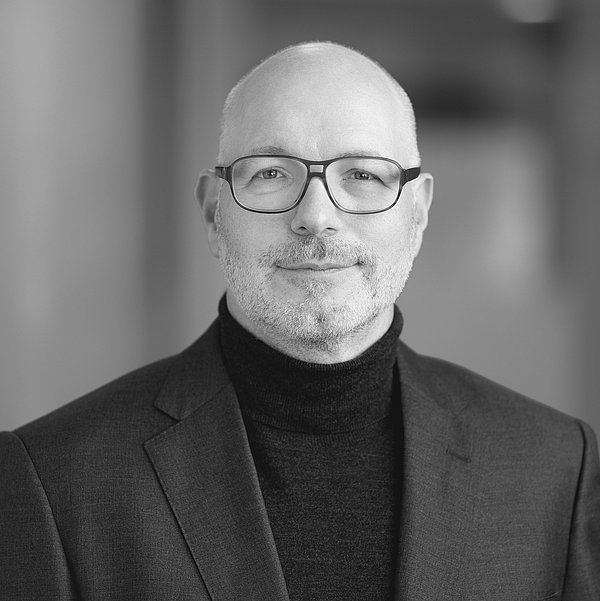 Bild von Thomas Hemker in schwarz weiß