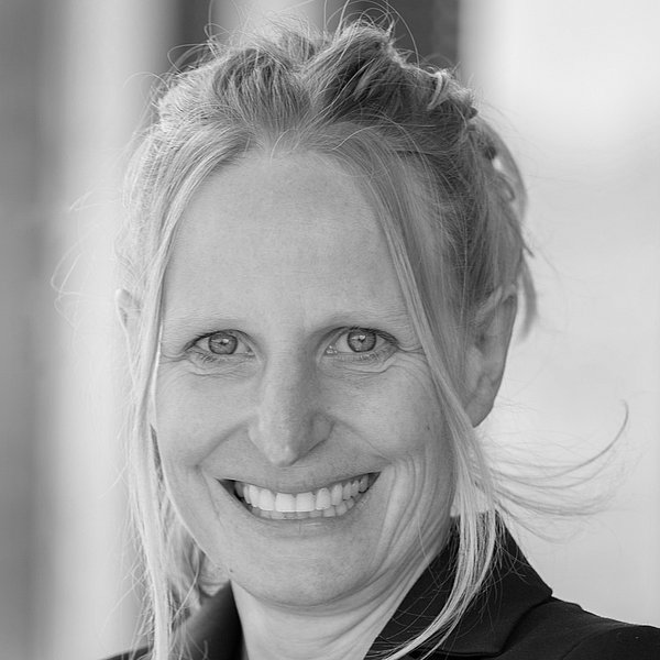 Foto von Dr. Sibylle Braungardt in schwarz weiß