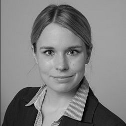 Bild von Sophie Adler in schwarz weiß