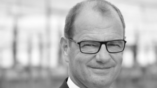 Foto von Stefan Kapferer in schwarz weiß