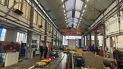 Innenansicht von einer der umgerüsteten Produktionshallen der Gebr. Eickhoff Maschinenfabrik.