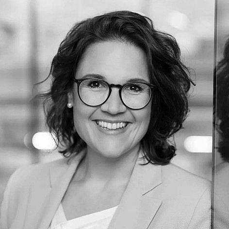 Foto von Carina Brehm in schwarz weiß