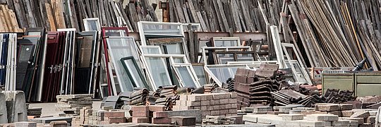 Reusable waste from old houses and buildings | Wiederverwertbare Abfälle aus alten Häusern und Gebäuden
