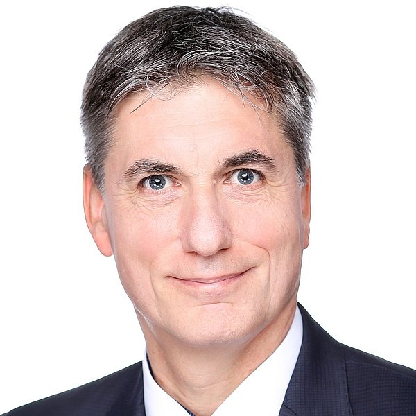 Porträt von Dirk Arne Kuhrt, Geschäftsführer, UNITI Bundesverband EnergieMittelstand e.V.