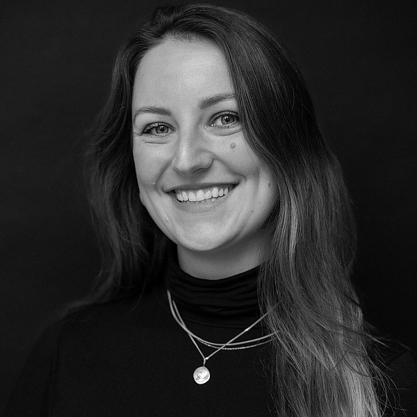 Foto von Martha O. Marik in schwarz weiß