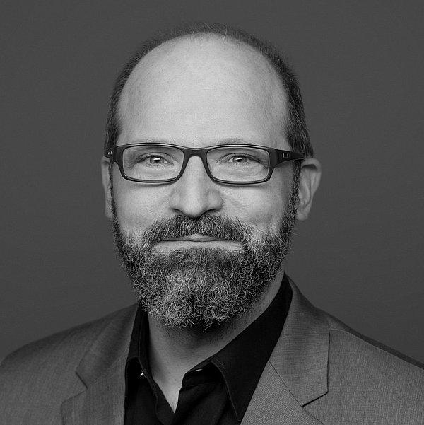 Bild von Dr. Andreas Koch in schwarz weiß