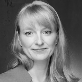 Foto von Christina Schmidt-Holtmann in schwarz weiß