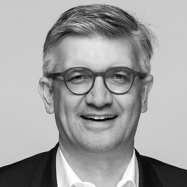 Bild von Dr. Martin Handschuh in schwarz weiß