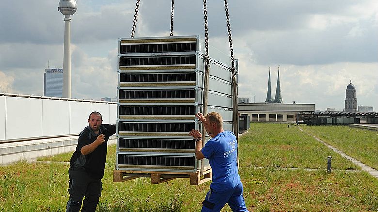 Energiespar-Contracting Auswärtiges Amt Berlin: Lieferung der Bauteile für die solare Luftvorwärmung