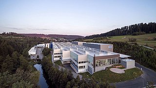 Das Fabrikgebäude der J. Schmalz GmbH in Glatten.