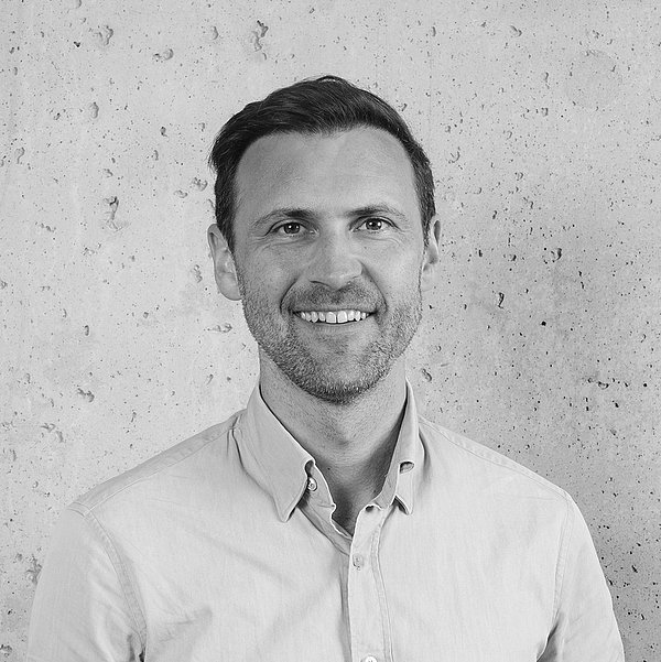 Bild von Dr. Wolfgang Gründinger in schwarz weiß