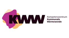 Logo des Kompetenzzentrums Kommunale Wärmewende (KWW) mit den Buchstaben 'KWW' in dunklem Braun und einem bunten, organischen Hintergrund in Rosa und Orange.