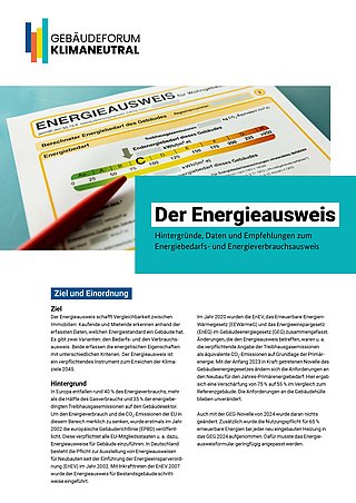 Energieausweis mit Farbbalken von grün bis rot, zeigt Energieeffizienzklasse C, darunter Text zu Hintergründen und Empfehlungen zum Energiebedarf und -verbrauch