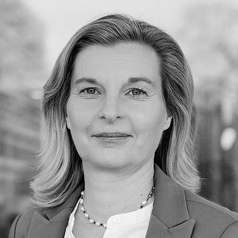 Foto von Barbie Kornelia Haller in schwarz weiß