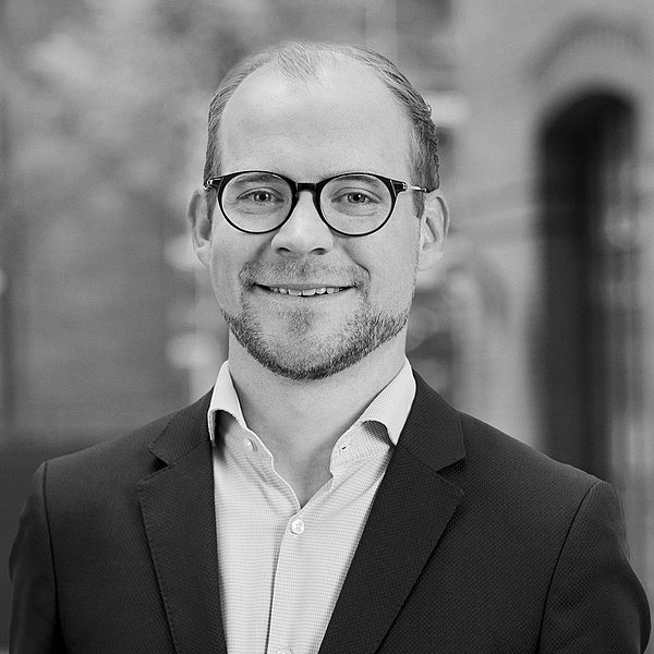 Foto von Lennart Albrecht in schwarz weiß