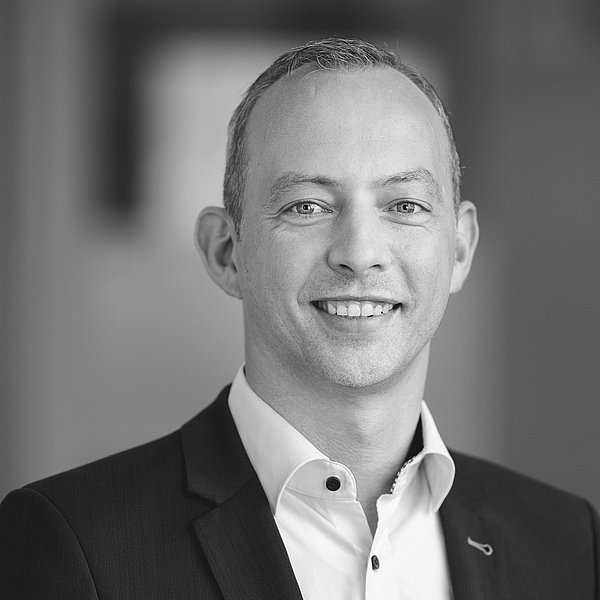 Foto von Dr. Andreas Rohr in schwarz weiß