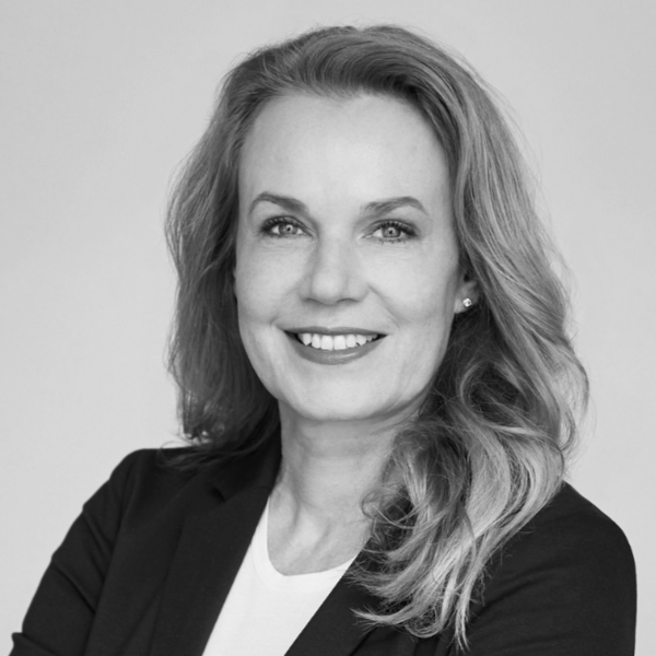 Portraitfoto von Dr. Sandra von Möller