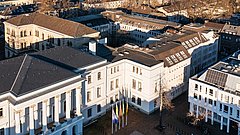 Luftaufnahme vom Rathaus der Stadt Krefeld