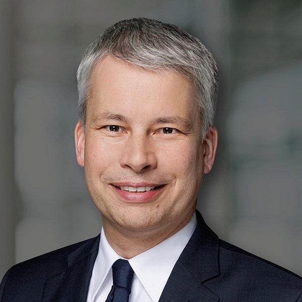 Portraitbild von Steffen Bilger