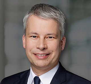 Portraitbild von Steffen Bilger