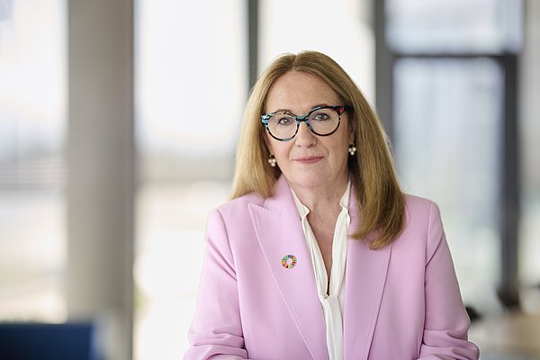 Ingrid-Gabriela Hoven