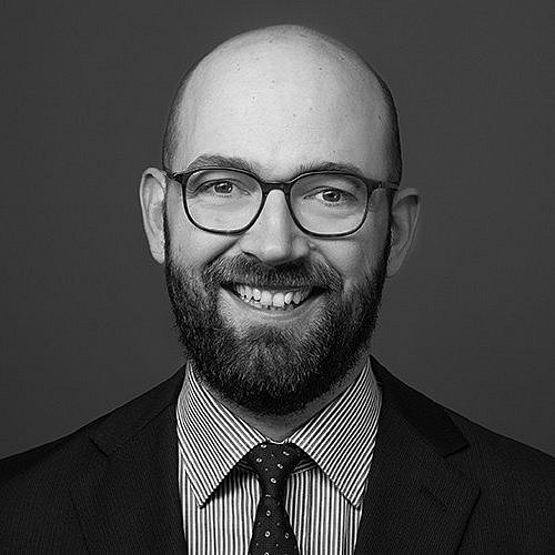 Bild von Dr. Jonathan Flesch in schwarz weiß