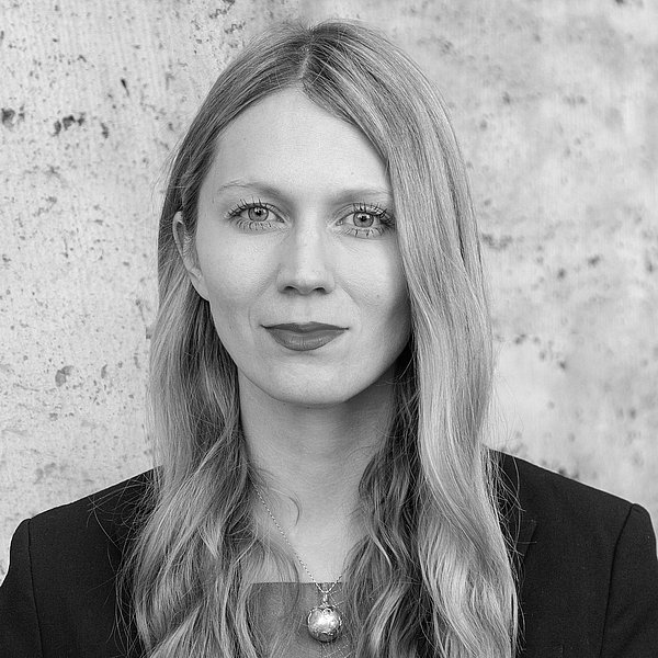 Foto in schwarz weiß von Dr. Kira Vinke