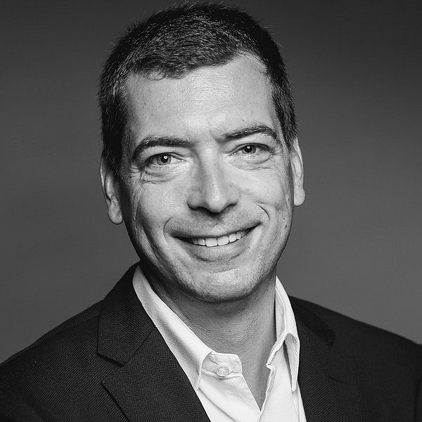 Bild von Alexander Müller in schwarz weiß