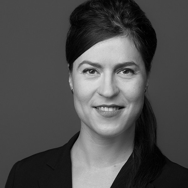 Bild von Yvonne Aniol in schwarz weiß