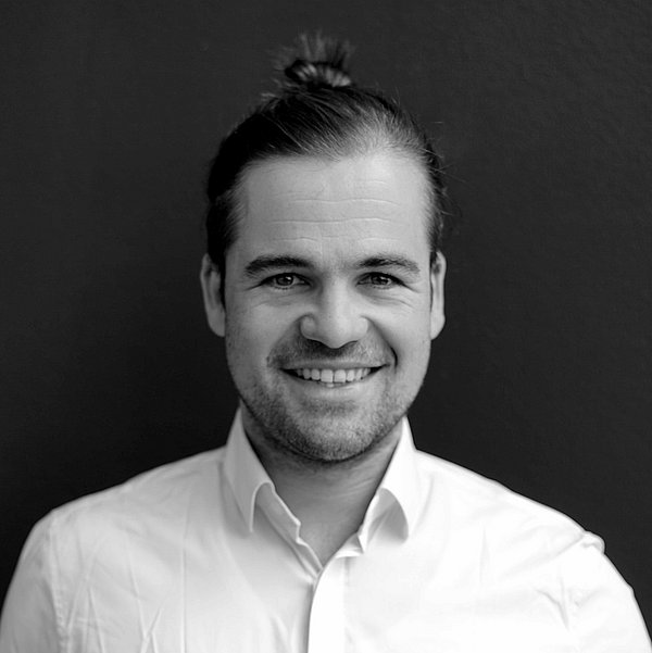 Bild von Dr. Sven Killinger in schwarz weiß