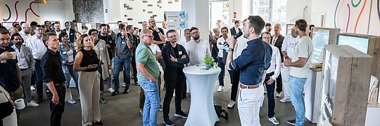 Grafik Vernetzung, Text: 5. Juni Innovation Day Berlin