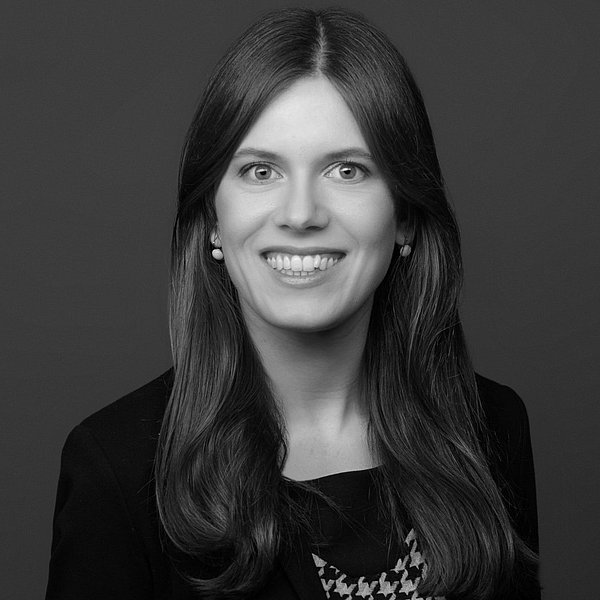 Foto von Friederike Altgelt in schwarz weiß