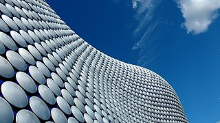 Architektonisches Detail des Bullring Shopping Centre in Birmingham.