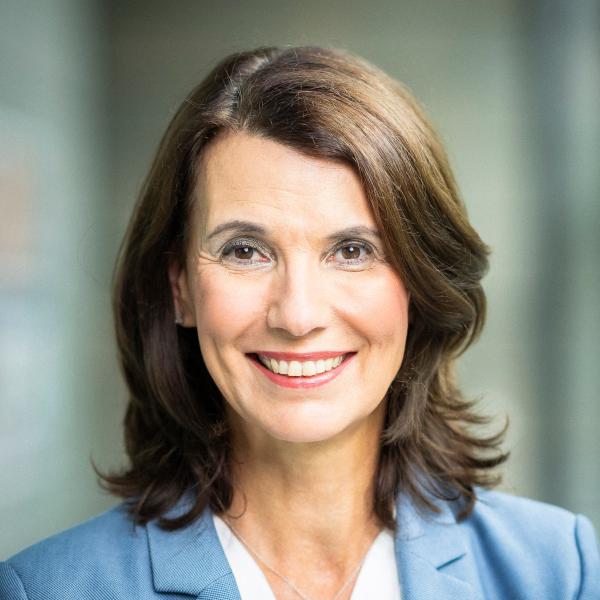 Portraitbild von Rita Schwarzelühr-Sutter