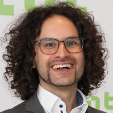 Portraitbild von Prof. Dr. Payam Akbar