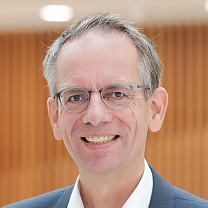 Portraibild von Dr. Jörg Böttcher