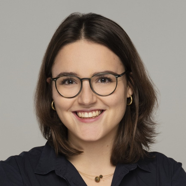 Portraitbild von Elena Schneider